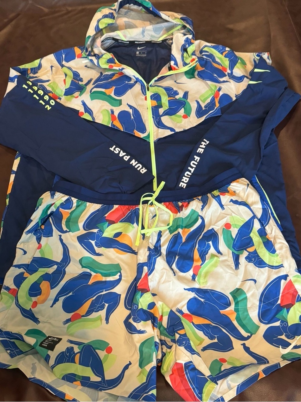Nike Men’s Navy Blue & Multicolor zip up Hooded jacket w/ matching shorts